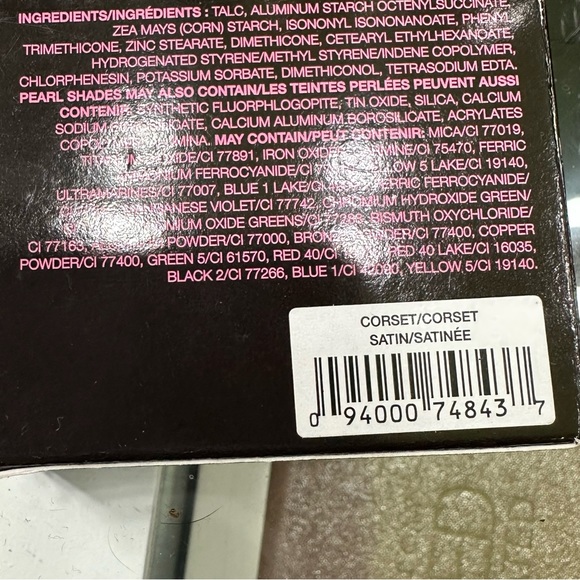 Avon Mark Eyeshadow Corset - Picture 3 of 3